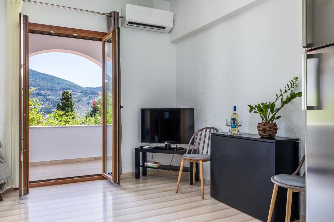 Lina Apartments Skopelos Town Exterior photo